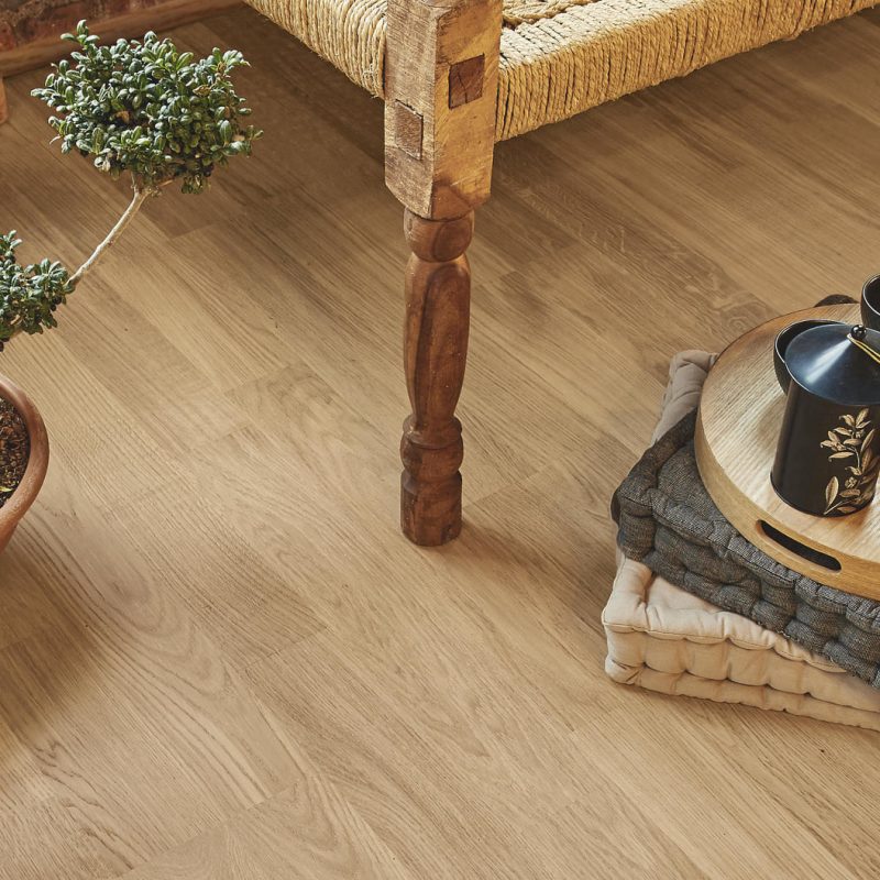 Pavimento in legno, parquet, lvt, spc, laminato, battiscopa, posa pavimento, colle e vernici parquet