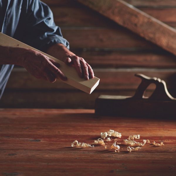 Pavimento in legno, parquet, lvt, spc, laminato, battiscopa, posa pavimento, colle e vernici parquet